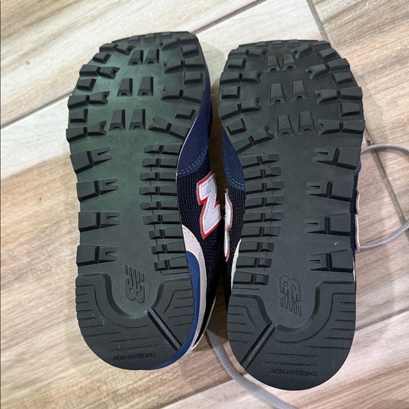 New Balance Kids' Sneakers in Navy and Red - Picture 4 of 9
